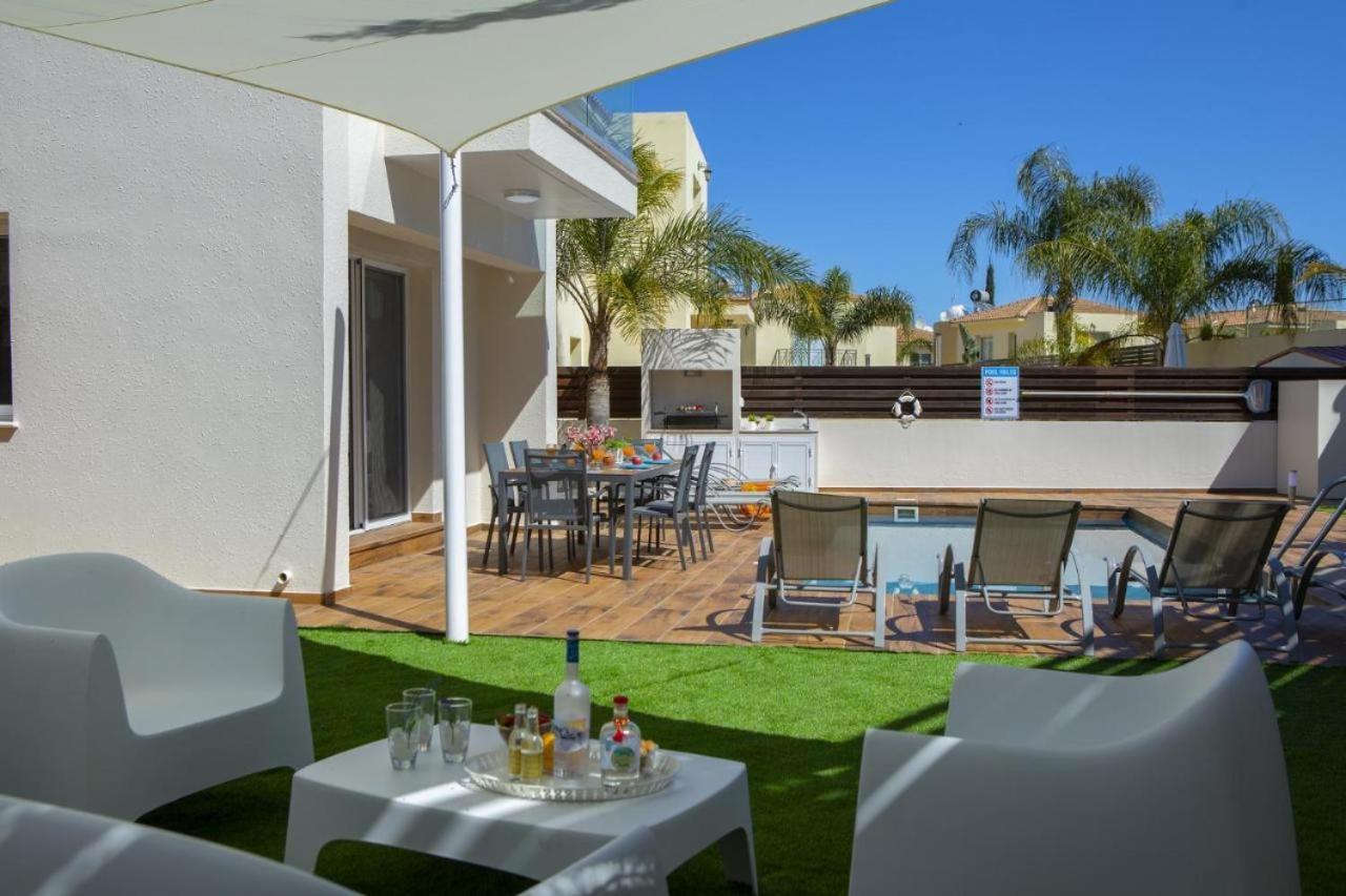 Tsokkos Family Villa - Pool Garden 2' Walk To Beach Protaras Exterior foto
